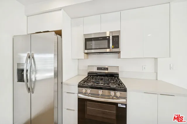 $4,100 | 919 South Sherbourne Drive, Unit 3, Los Angeles, CA 90035