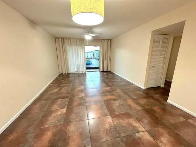 $1,800 | 4147 Northwest 90th Avenue, Unit 206, Coral Springs, FL 33065