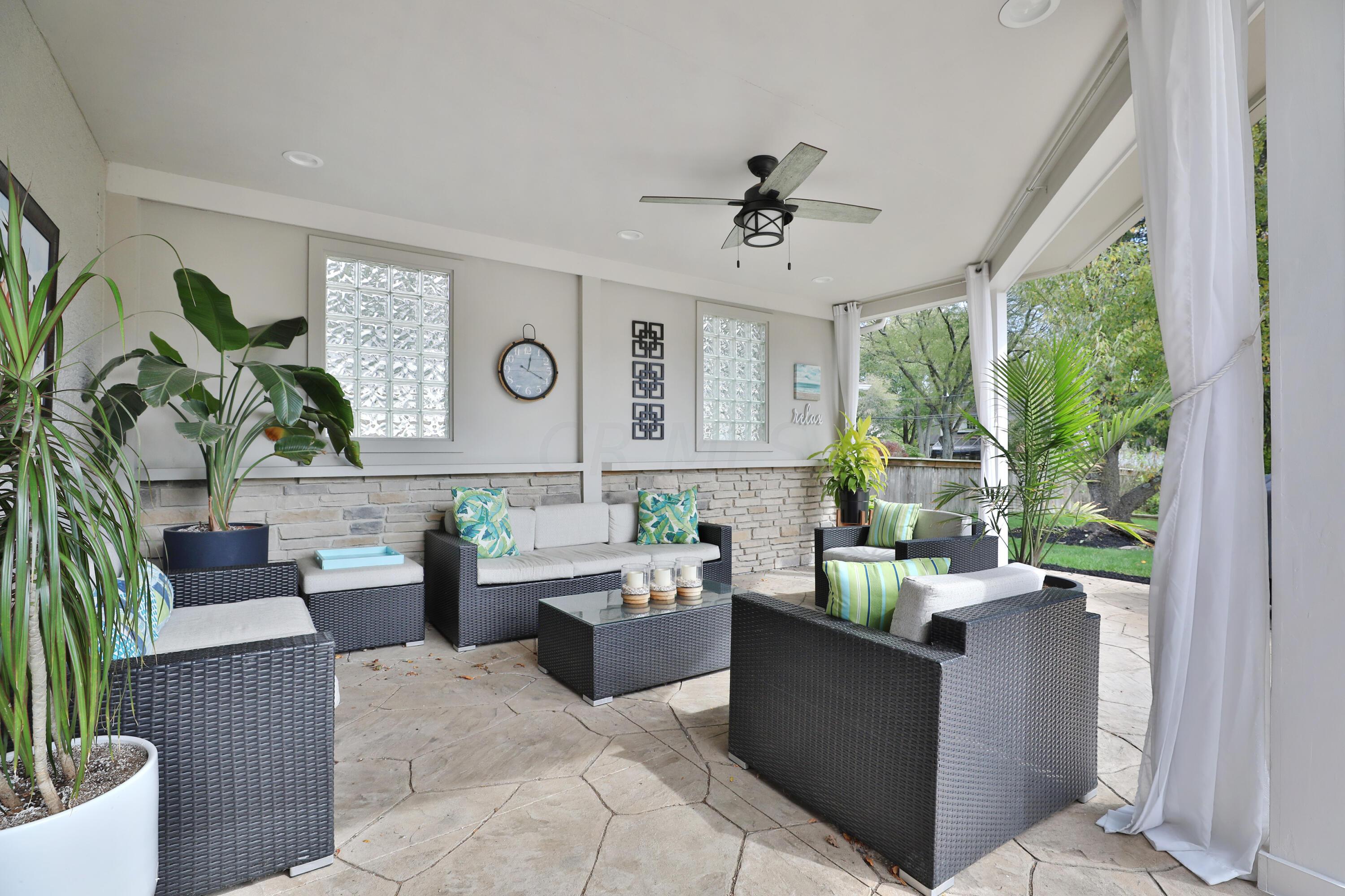 6026 Winstead Road Columbus, OH 43235 - Photo 28 of 32 Entertain or relax with a good book!
