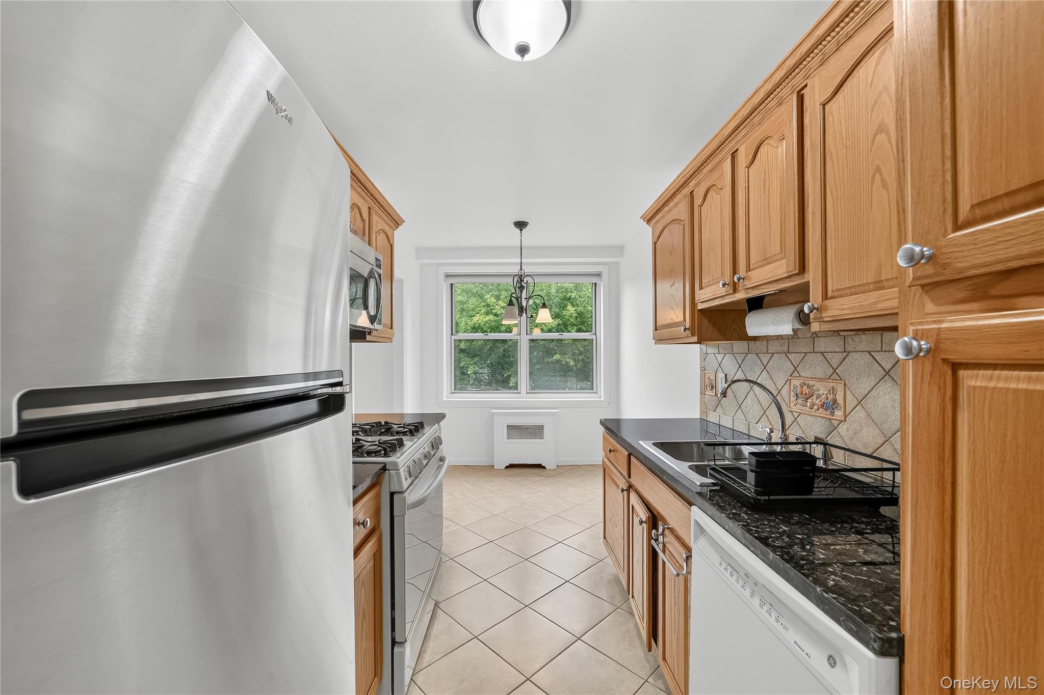 793 Palmer Road, Unit 2F Bronxville, NY 10708 - Photo 16 of 24