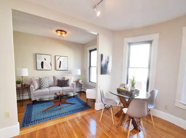 $2,400 | 217 Boylston Street, Unit 2, Boston, MA 02130