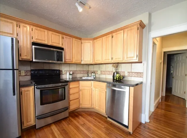 $2,400 | 217 Boylston Street, Unit 2, Boston, MA 02130