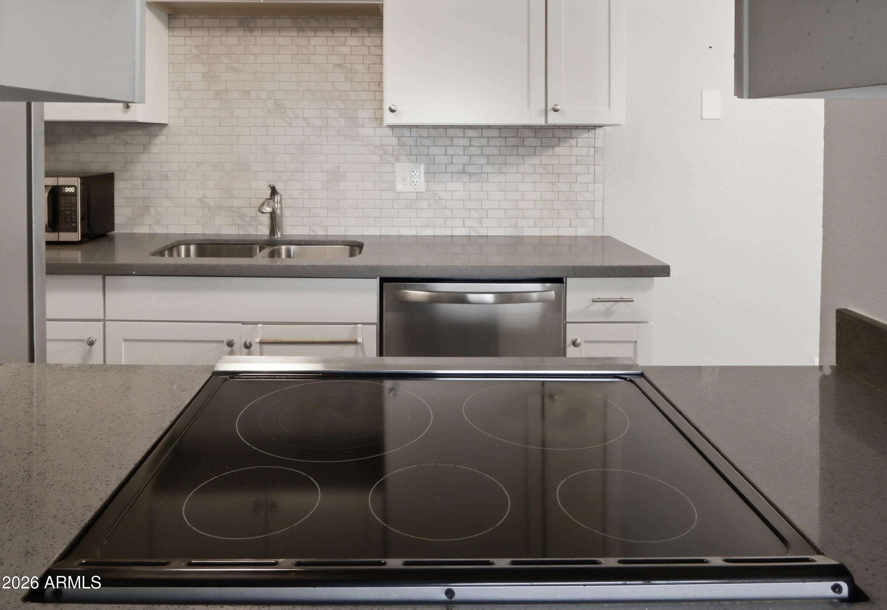 4051 West Palomino Road Phoenix, AZ 85019 - Photo 11 of 29 Palomino00009