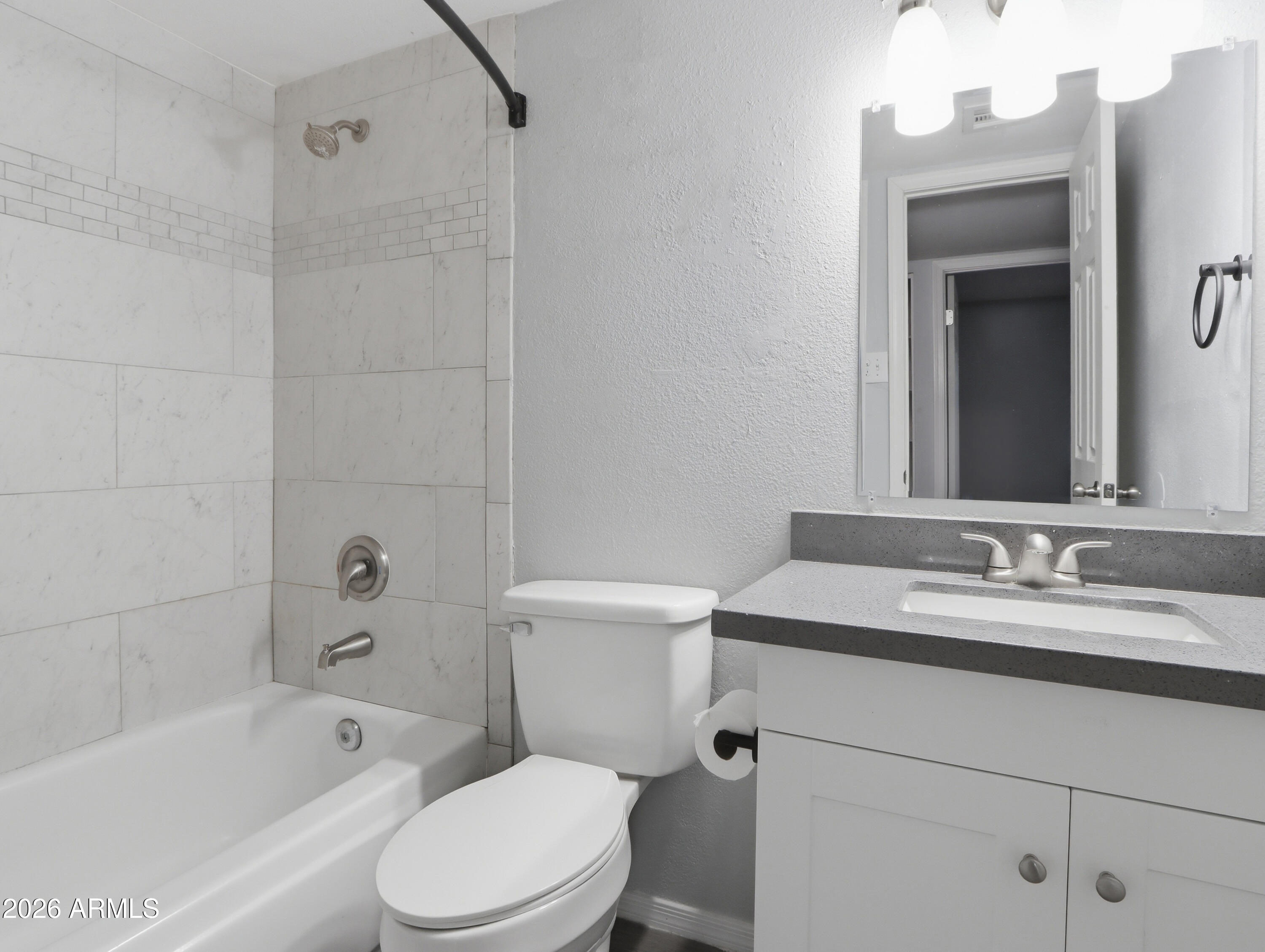 4051 West Palomino Road Phoenix, AZ 85019 - Photo 20 of 29 Palomino00019