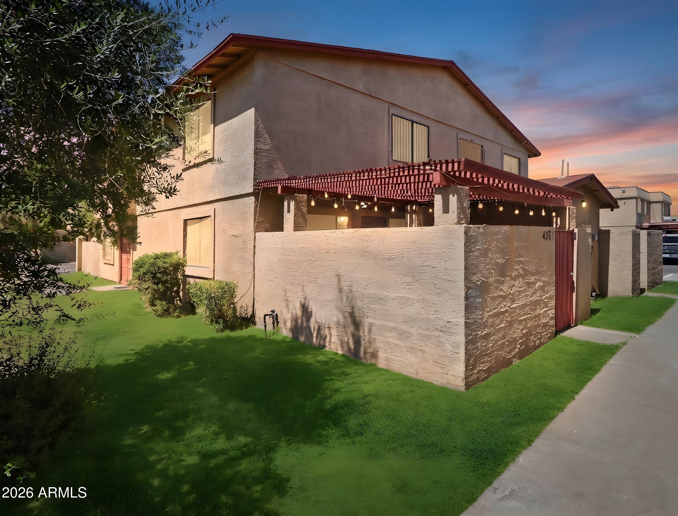 4051 West Palomino Road Phoenix, AZ 85019 - Photo 3 of 29 Palomino00024