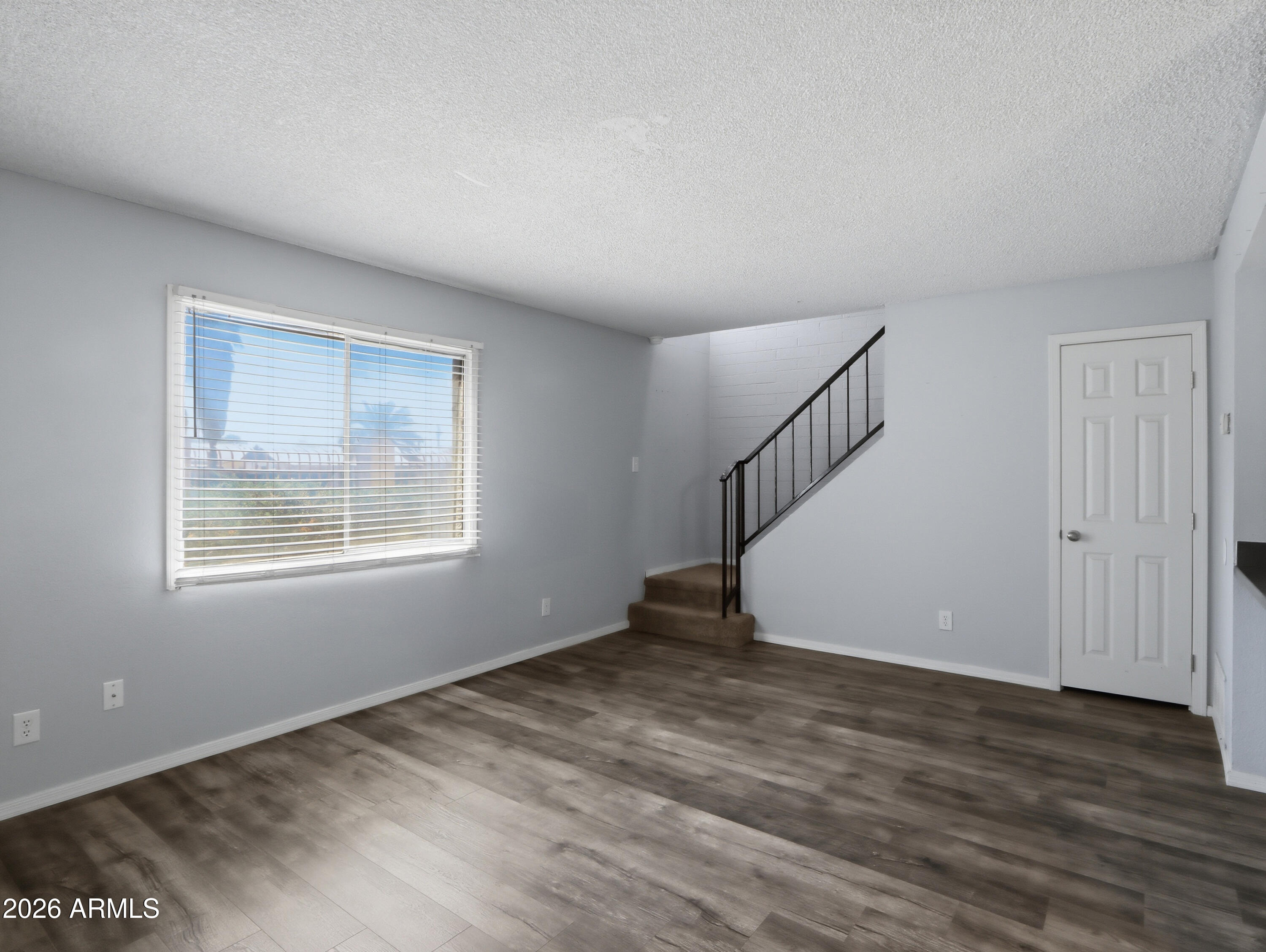 4051 West Palomino Road Phoenix, AZ 85019 - Photo 6 of 29 Palomino00004