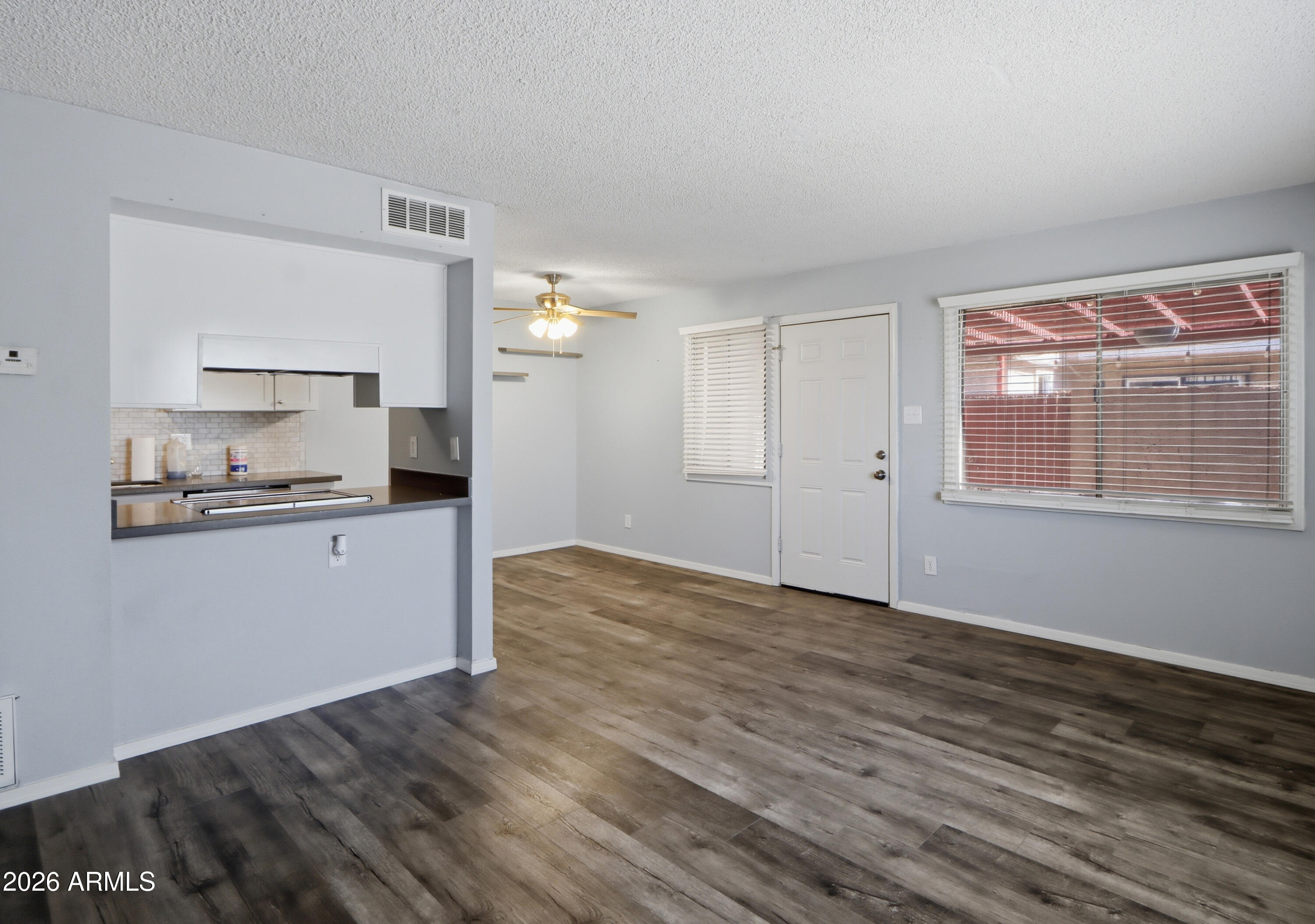 4051 West Palomino Road Phoenix, AZ 85019 - Photo 7 of 29 Palomino00005