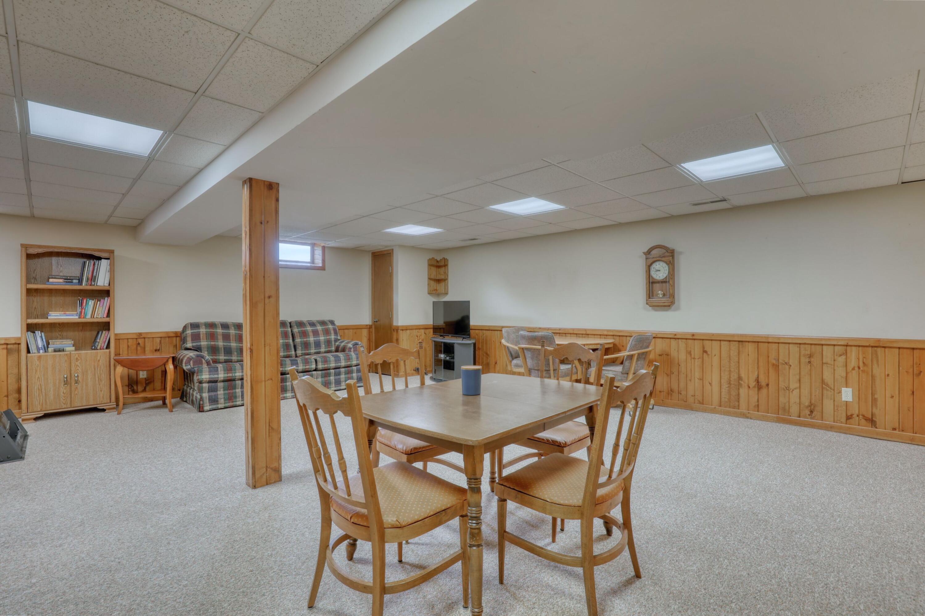 6715 Alpine Drive Addison, WI 53090 - Photo 35 of 59 LL Rec Room