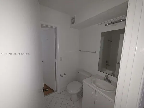 $3,400 | 3665 San Simeon Circle, Unit 3665, Weston, FL 33331