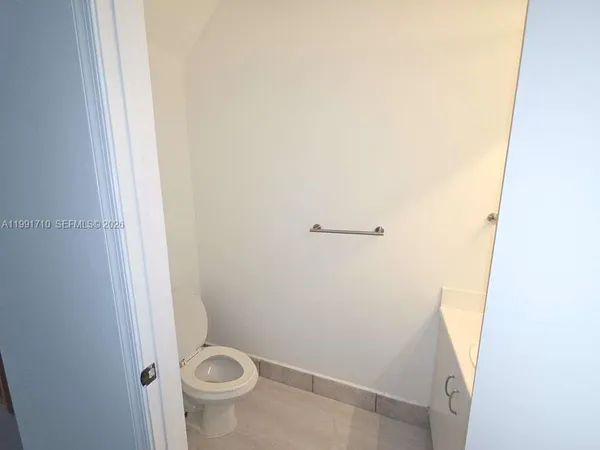 $3,400 | 3665 San Simeon Circle, Unit 3665, Weston, FL 33331