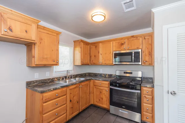 $179,000 | 3617 Southeast 31st Avenue, Amarillo, TX 79103