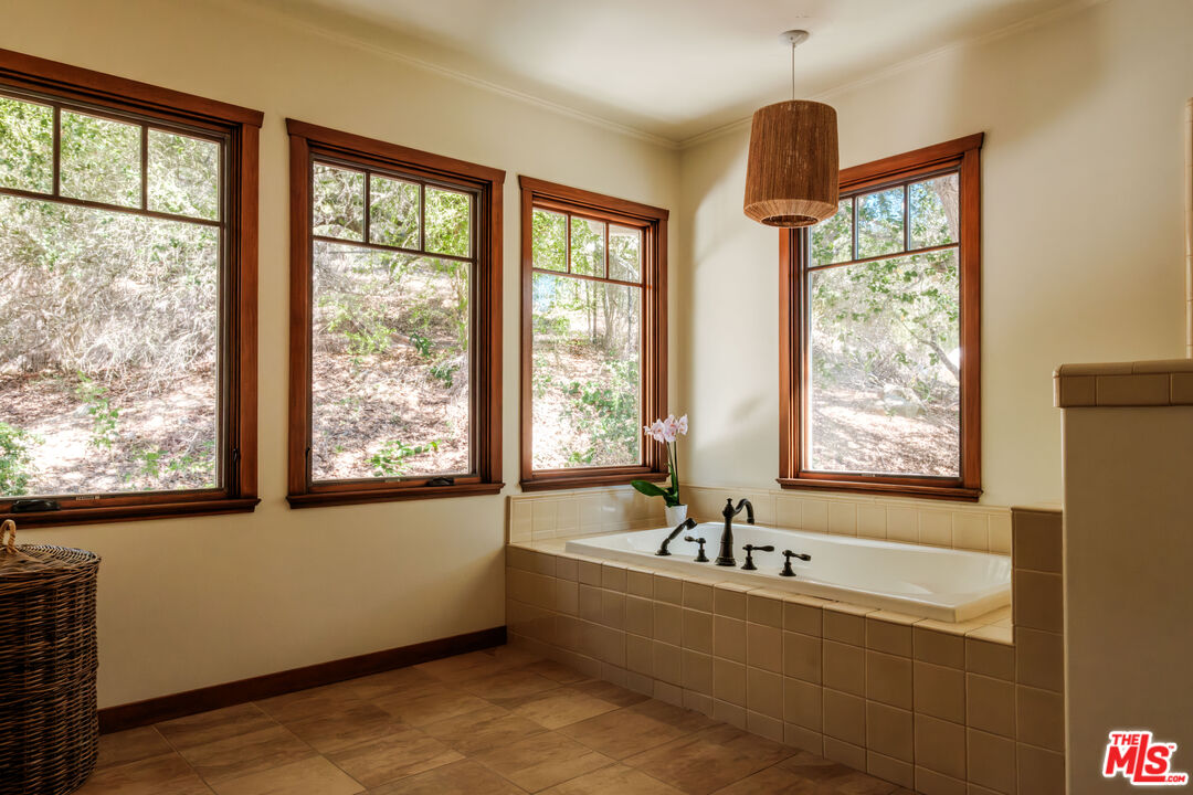 21717 Encina Road Topanga, CA 90290 - Photo 28 of 60