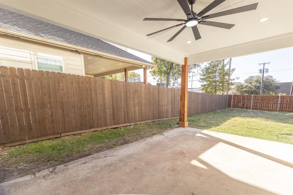 2900 8th Avenue Fort Worth, TX 76110 - Photo 27 of 32 a view of a backyard