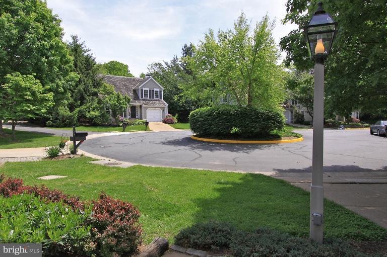 11602 Springhouse Place Reston, VA 20194 - Photo 14 of 29 Exterior (Front)