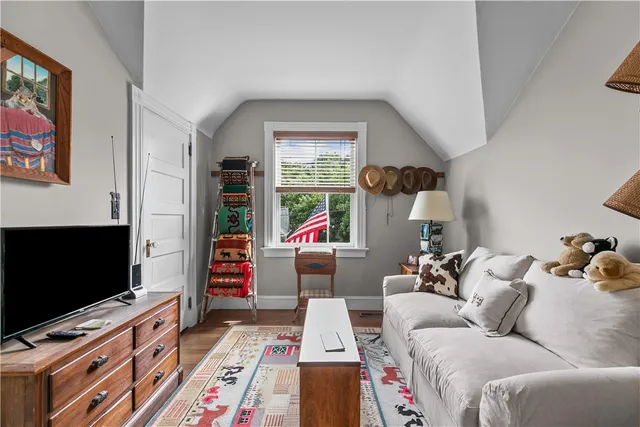 $4,200 | 132 Ruggles Avenue, Newport, RI 02840