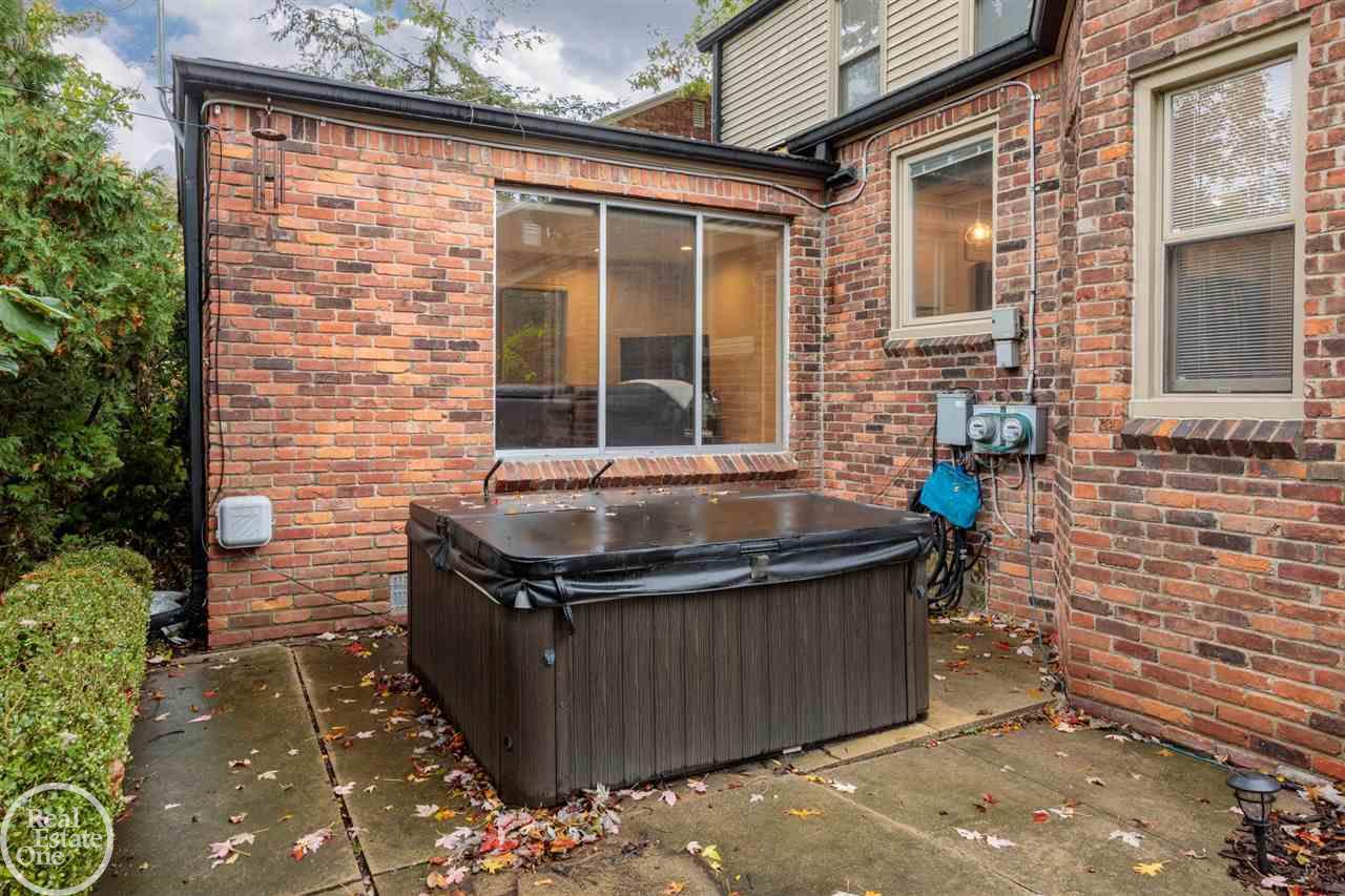 1901 Severn Road Grosse Pointe, MI 48236 - Photo 32 of 37 Backyard Patio