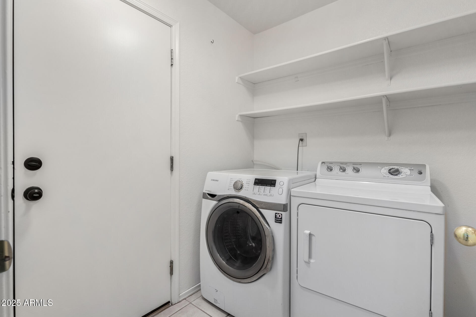 1794 West 11th Avenue Apache Junction, AZ 85120 - Photo 15 of 33 a utility room with dryer and washer