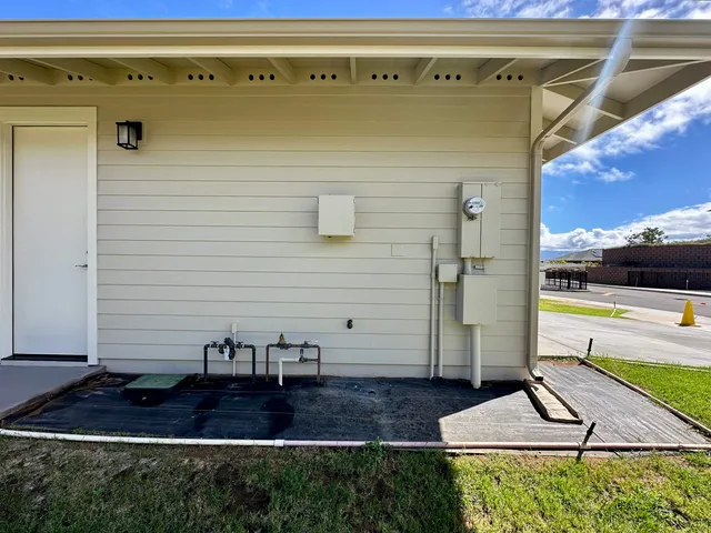 a view of houses with sky view