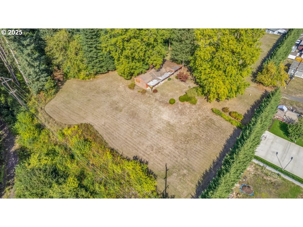 215 West 5th Street Lafayette, OR 97127 - Photo 9 of 9 a black and white photo of a park