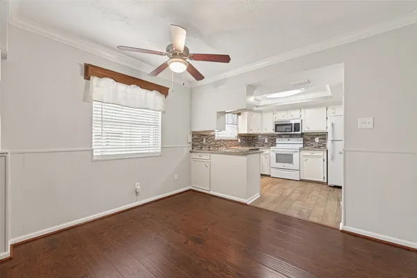 $1,900 | 10006 Towne Tower Lane, Sugar Land, TX 77498