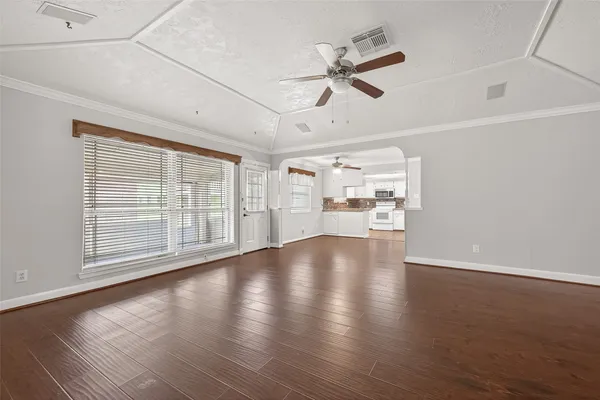 $1,900 | 10006 Towne Tower Lane, Sugar Land, TX 77498