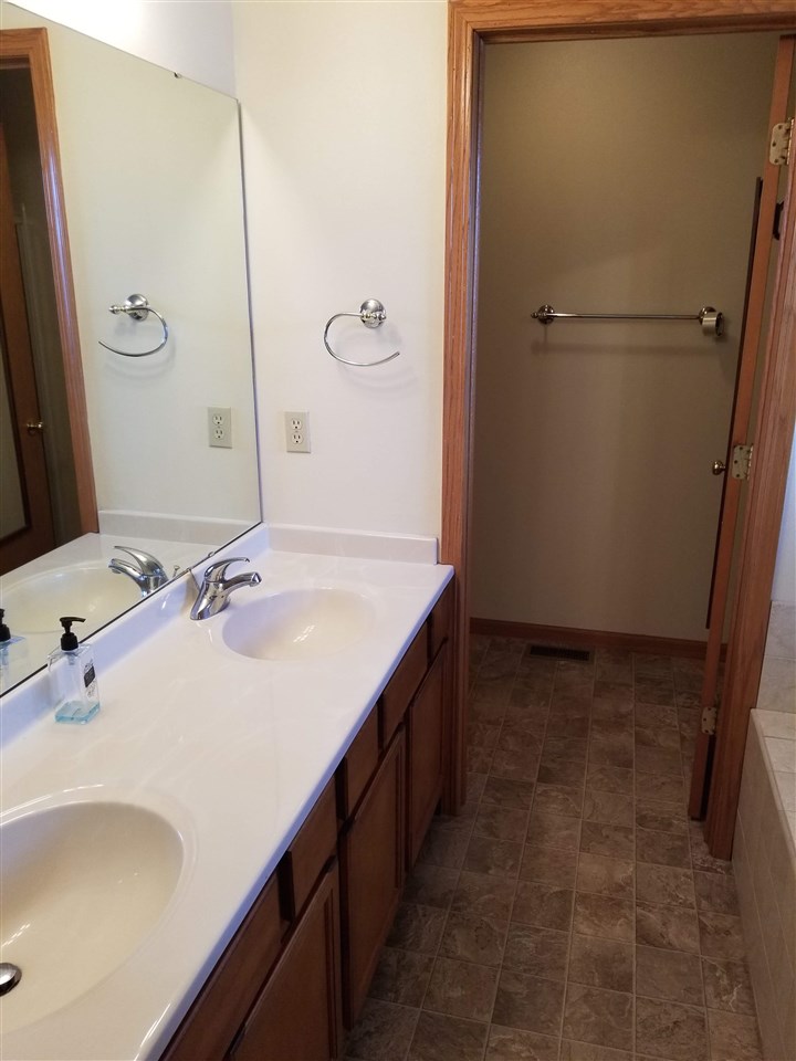 502 Cross Plains Road Rockford, IL 61107 - Photo 8 of 15 Gallery Image 8