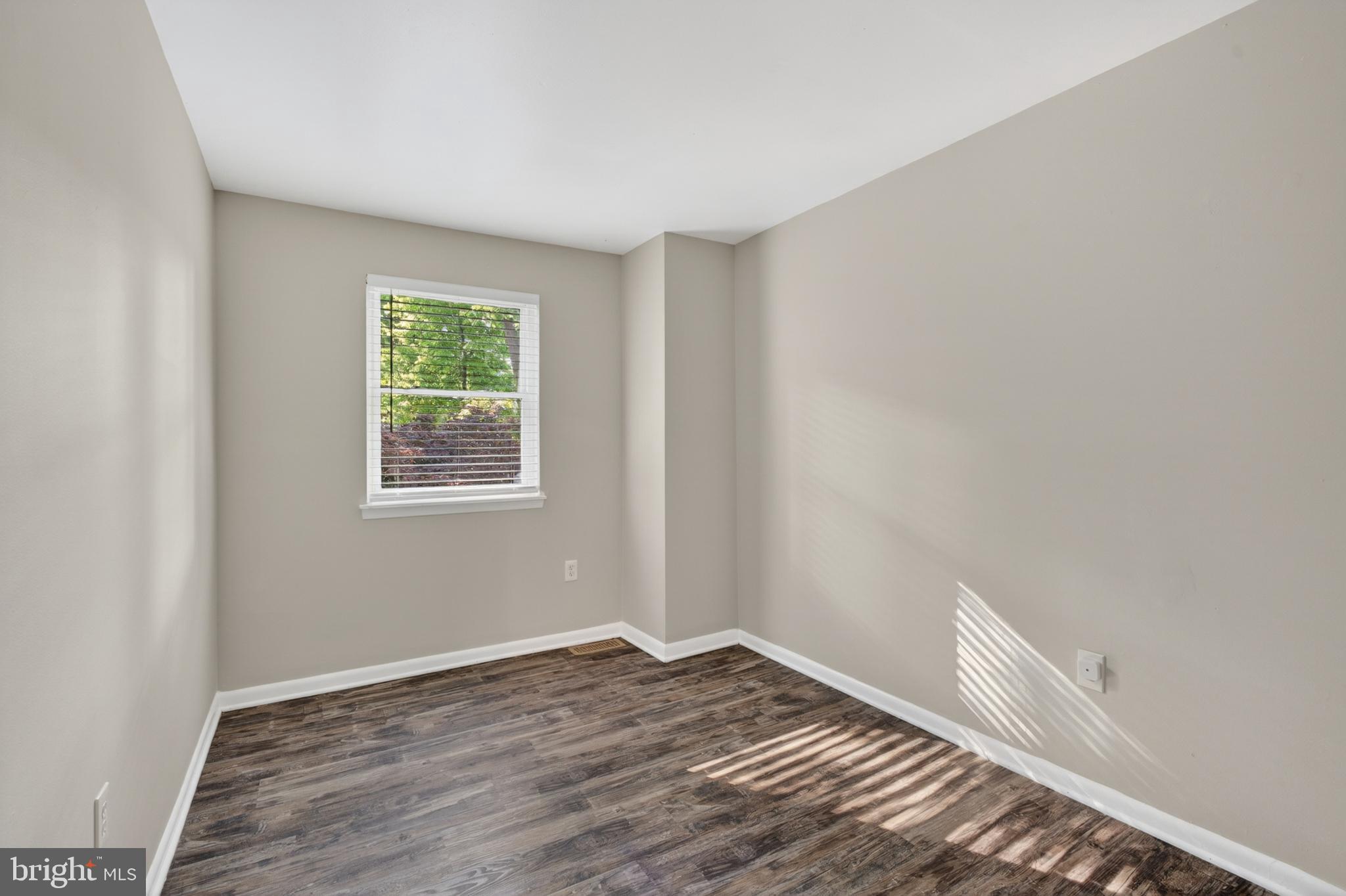 9333 Pan Ridge Road Baltimore, MD 21234 - Photo 18 of 37