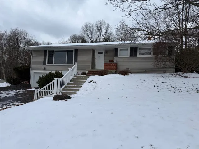 $1,850 | 17 Dover Drive, Endicott, NY 13760