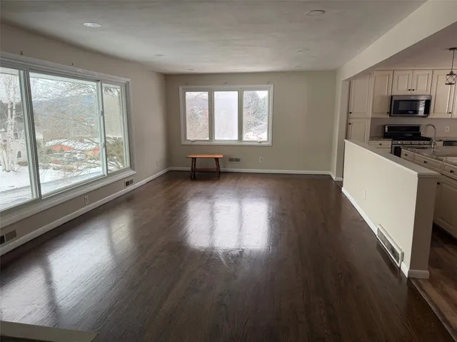 $1,850 | 17 Dover Drive, Endicott, NY 13760