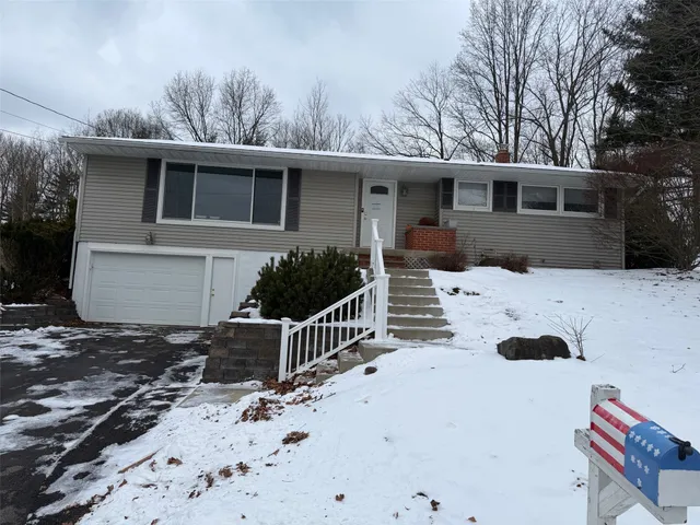 $1,850 | 17 Dover Drive, Endicott, NY 13760