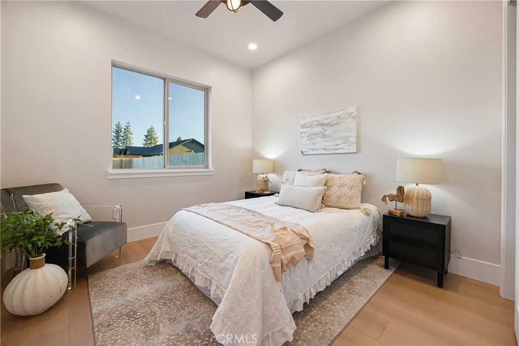 500 Sunset Drive Paradise, CA 95969 - Photo 27 of 43 a bedroom with bed and window