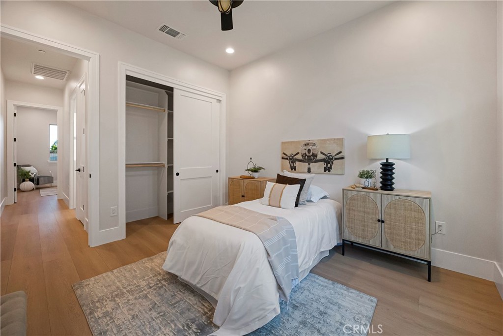 500 Sunset Drive Paradise, CA 95969 - Photo 32 of 43 a spacious bedroom with a bed and a couch