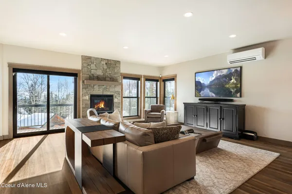 $2,599,000 | 50 Olaf Court, Sandpoint, ID 83864