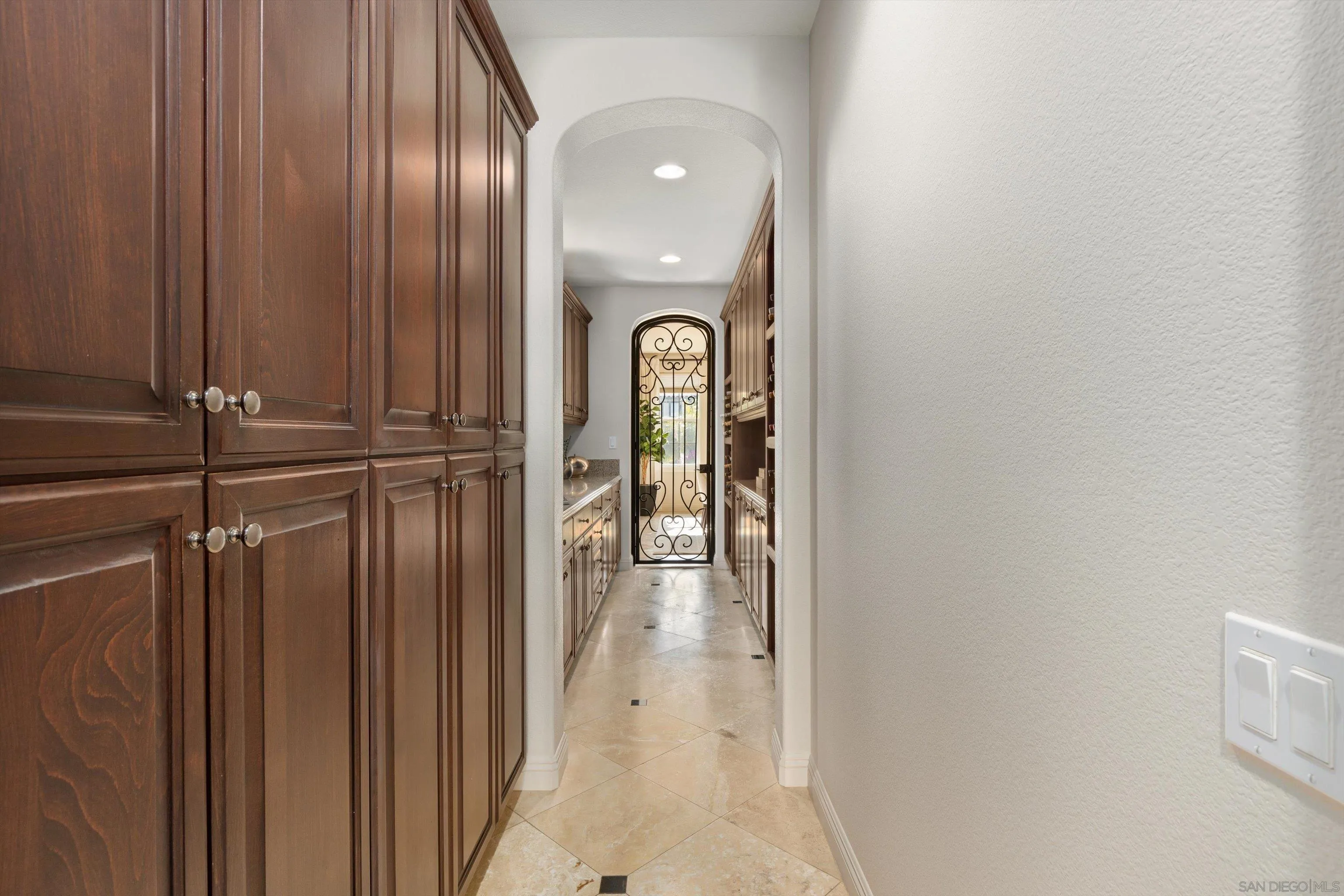 6230 Topiary Street Carlsbad, CA 92009 - Photo 12 of 64