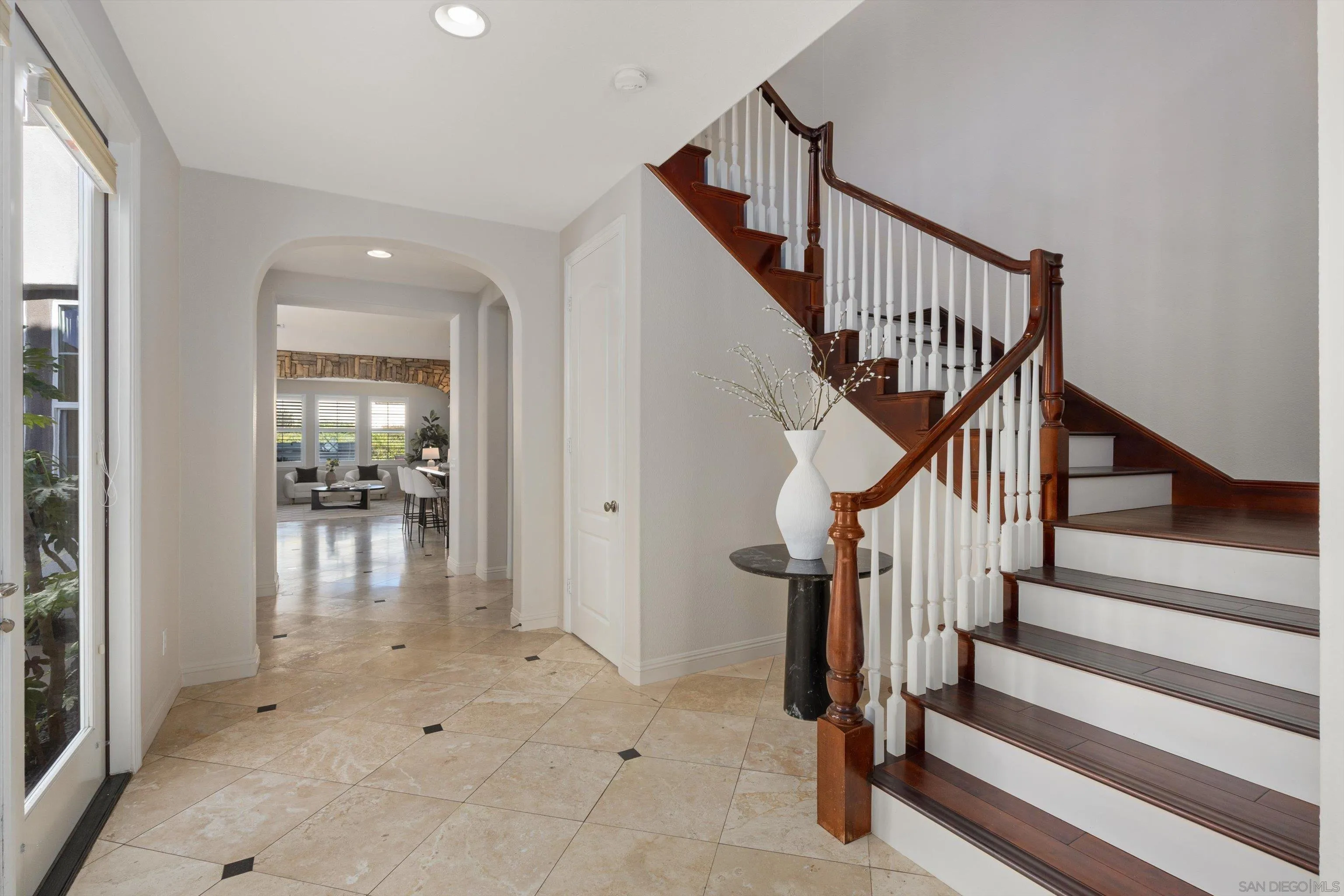 6230 Topiary Street Carlsbad, CA 92009 - Photo 13 of 64