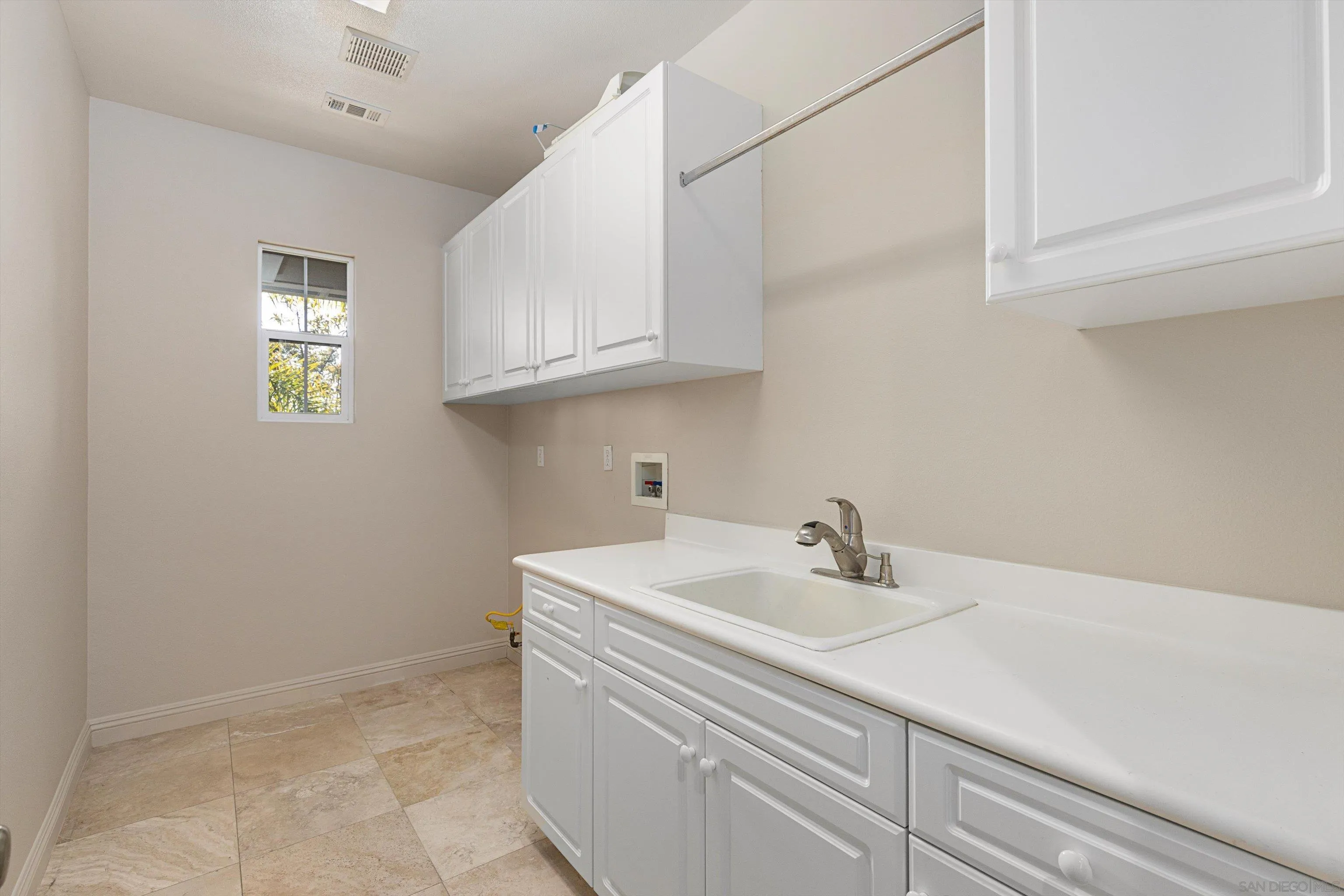 6230 Topiary Street Carlsbad, CA 92009 - Photo 40 of 64