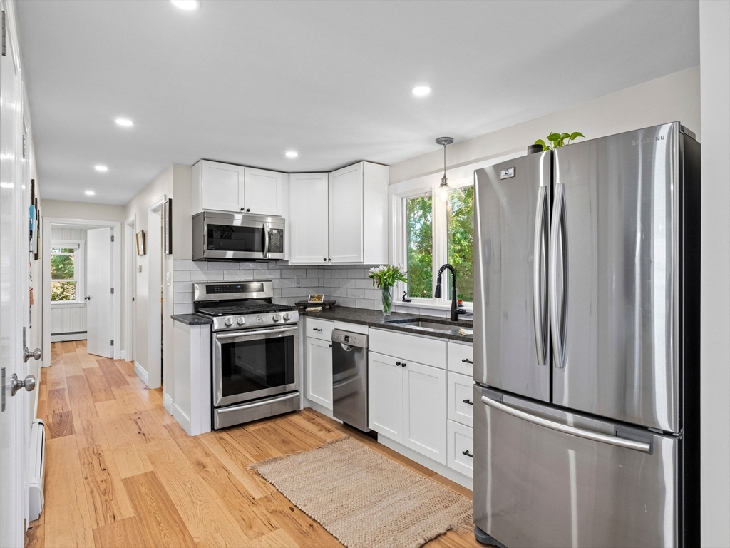 57 Overlook Road Marblehead, MA 01945 - Photo 8 of 39