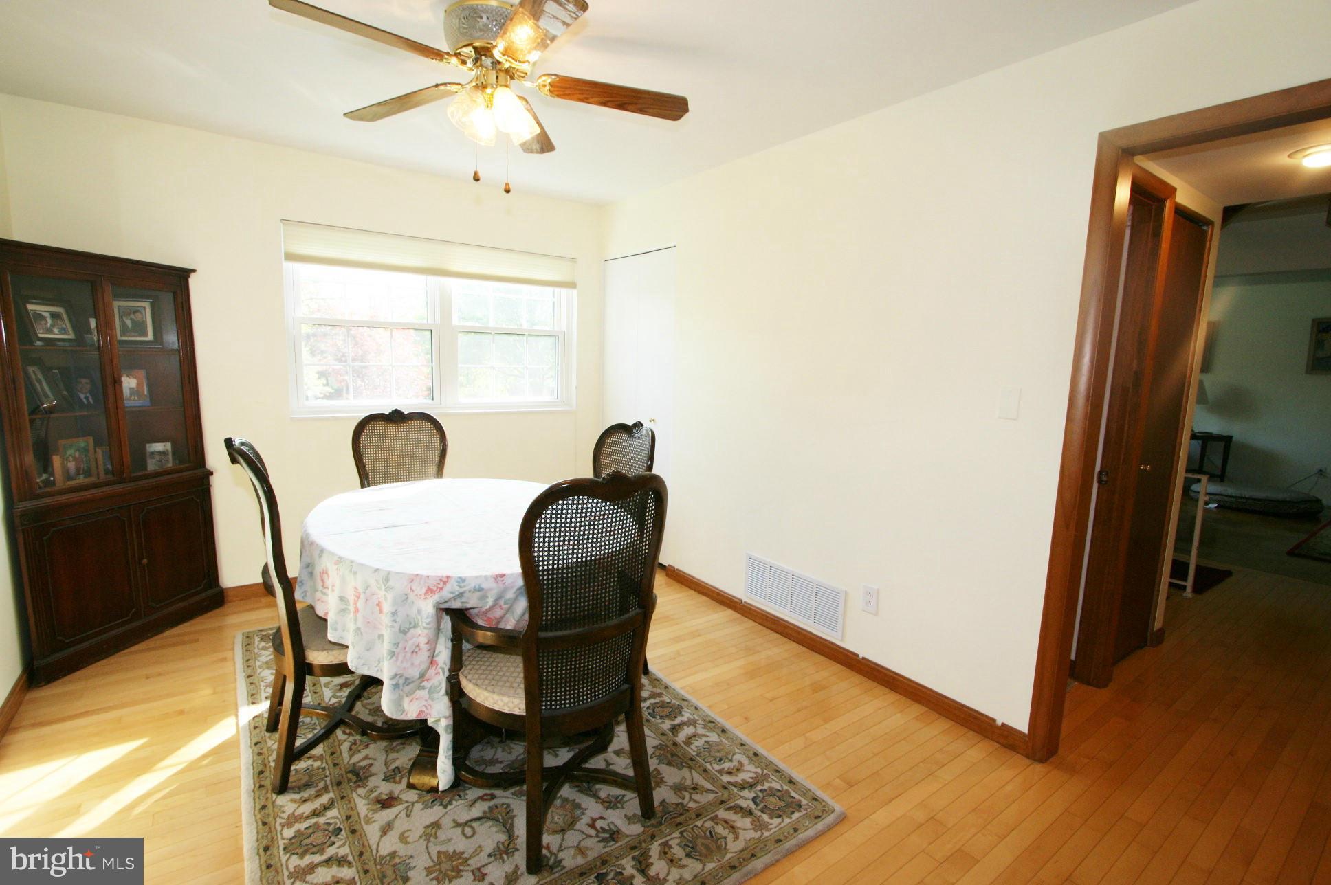 9406 North Penfield Road Columbia, MD 21045 - Photo 15 of 30 Dining Room