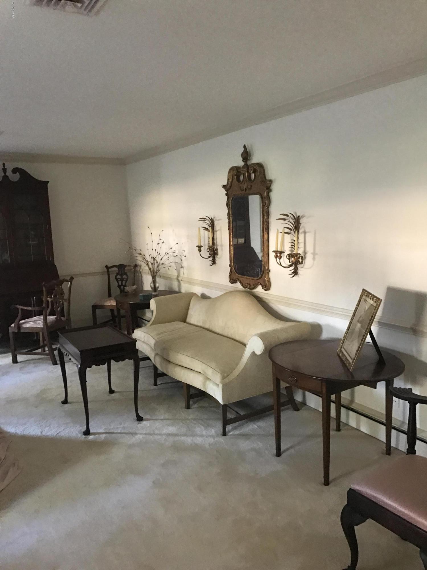 1208 Carey Road Kinston, NC 28501 - Photo 14 of 16 Living room