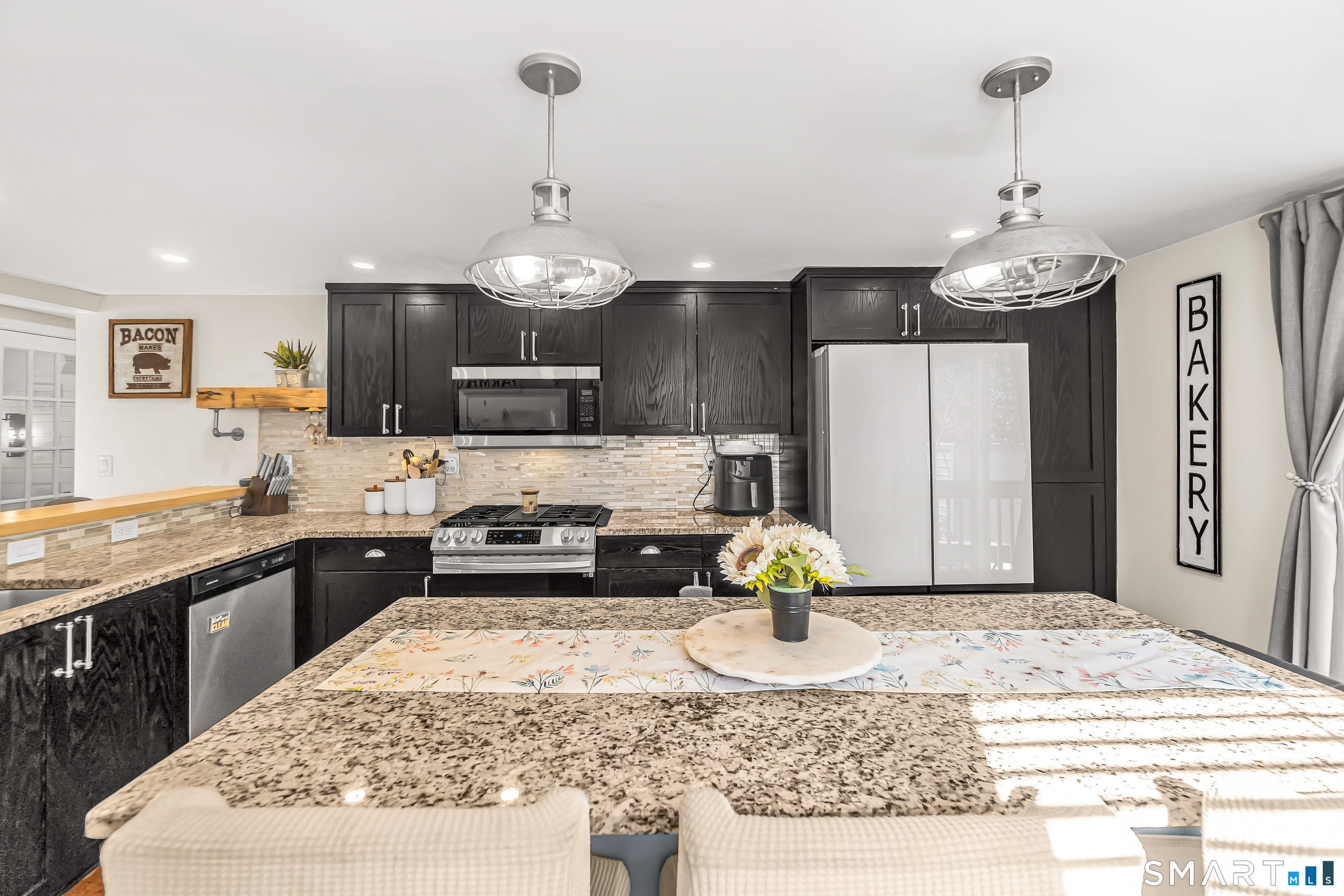 116 Meadowside Road Milford, CT 06460 - Photo 11 of 39