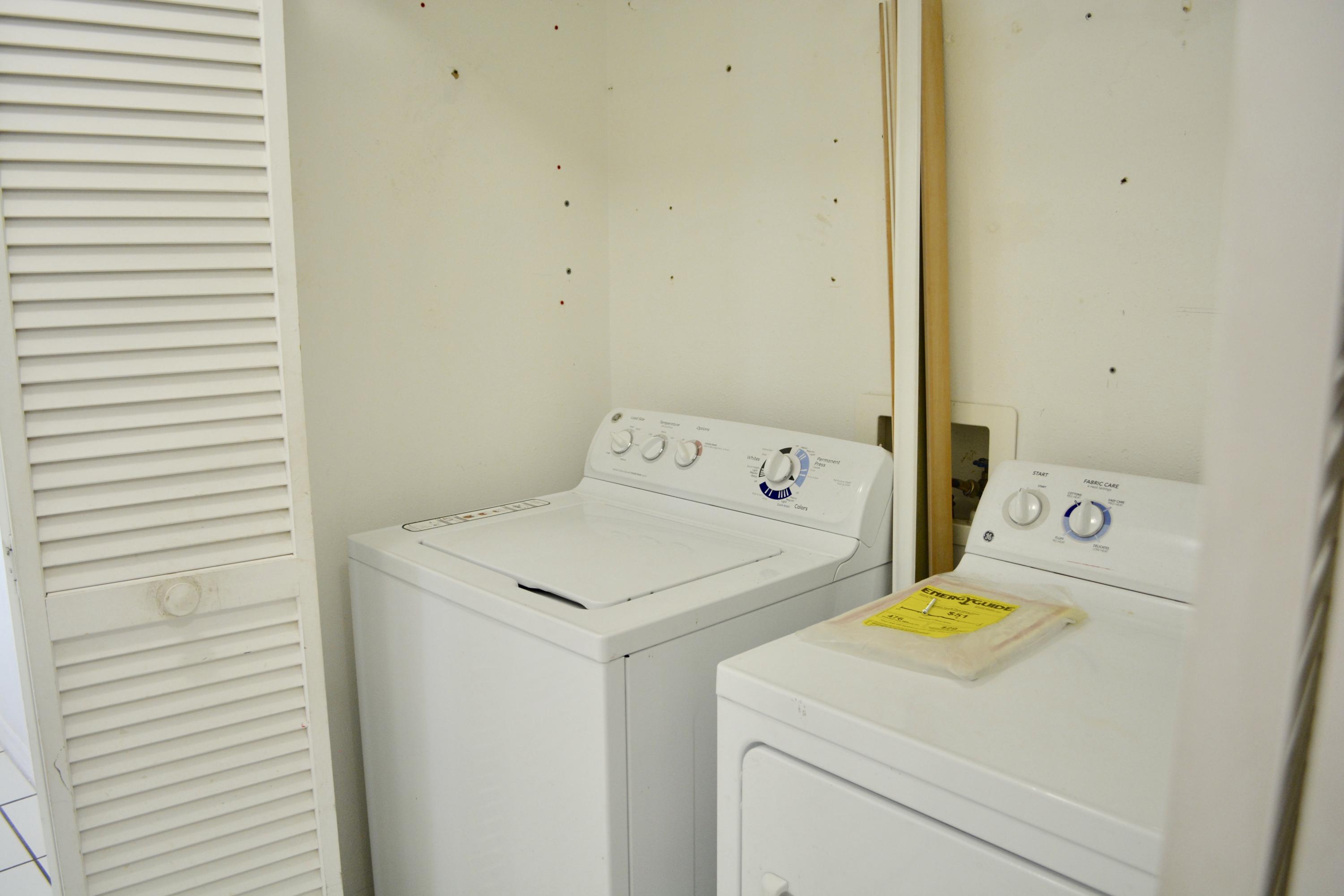 3863 George Road Big Pine Key, FL 33043 - Photo 16 of 42 Washer Dryer