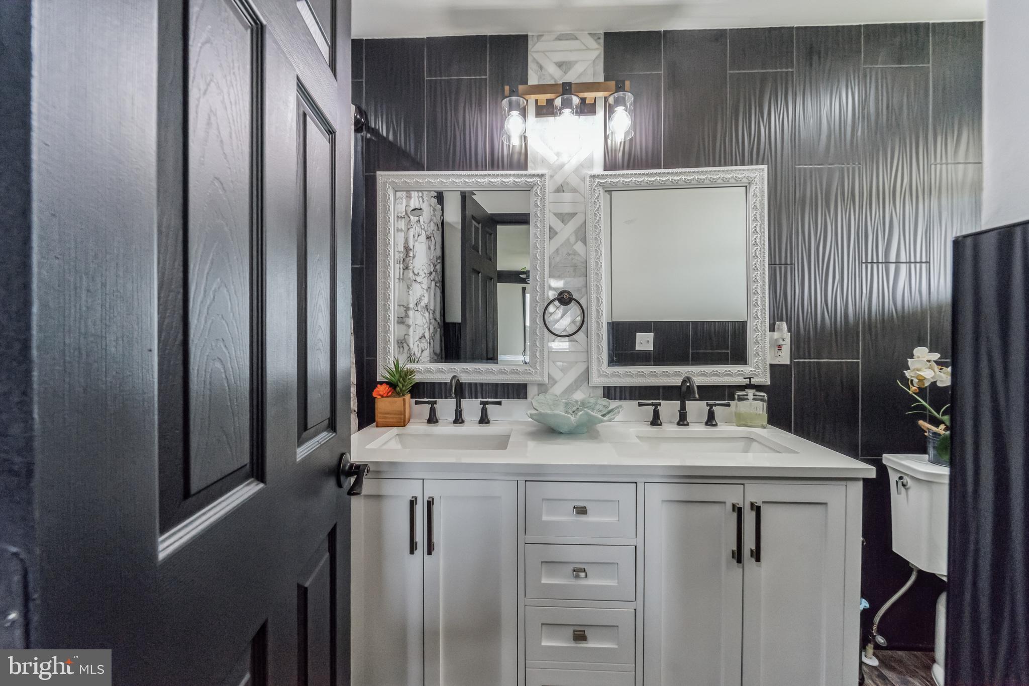 846 Sue Grove Road Essex, MD 21221 - Photo 23 of 37 Full Bath