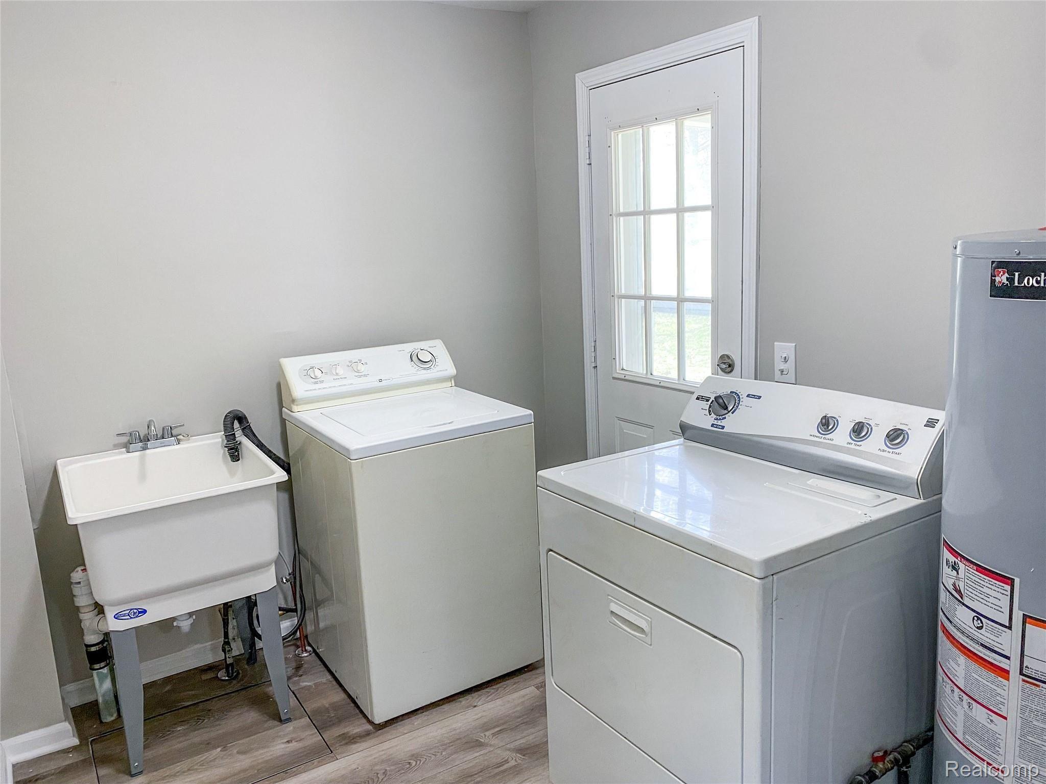 44957 Judd Road Belleville, MI 48111 - Photo 12 of 15 Judd laundry.jpeg