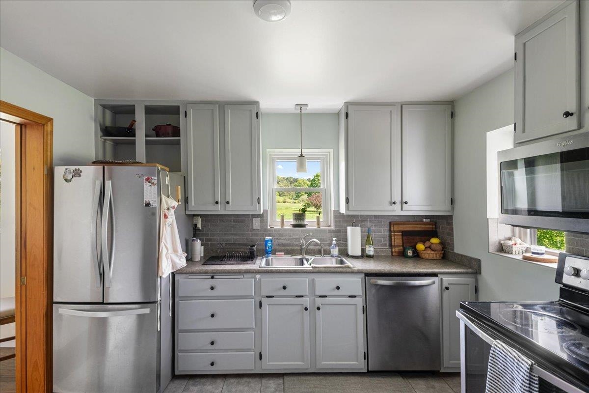 100 Ridge Road Williston, VT 05495 - Photo 22 of 55