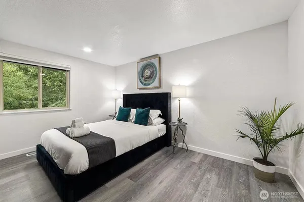 $5,500 | 13417 110th Place Northeast, Kirkland, WA 98034