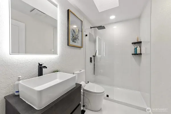 $5,500 | 13417 110th Place Northeast, Kirkland, WA 98034