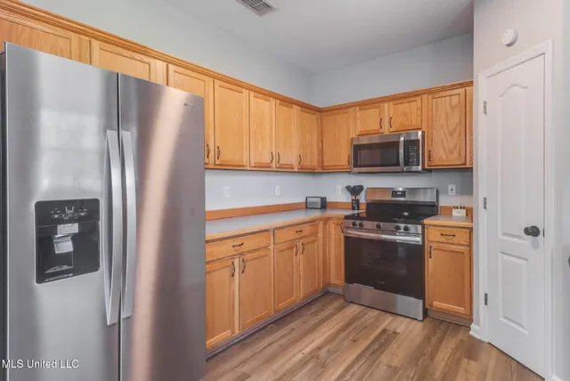 $2,575 | 16060 South April Drive, Gulfport, MS 39503