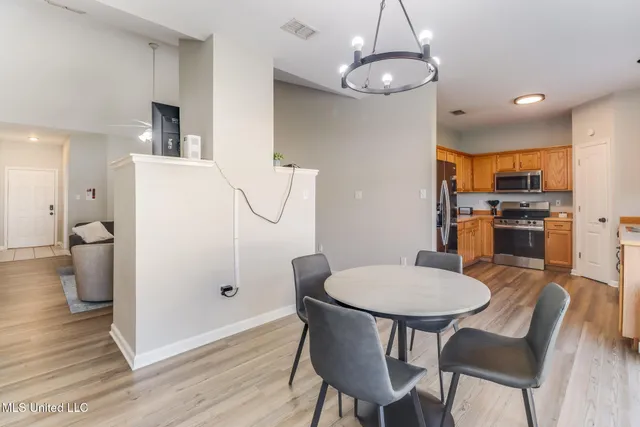 $2,575 | 16060 South April Drive, Gulfport, MS 39503