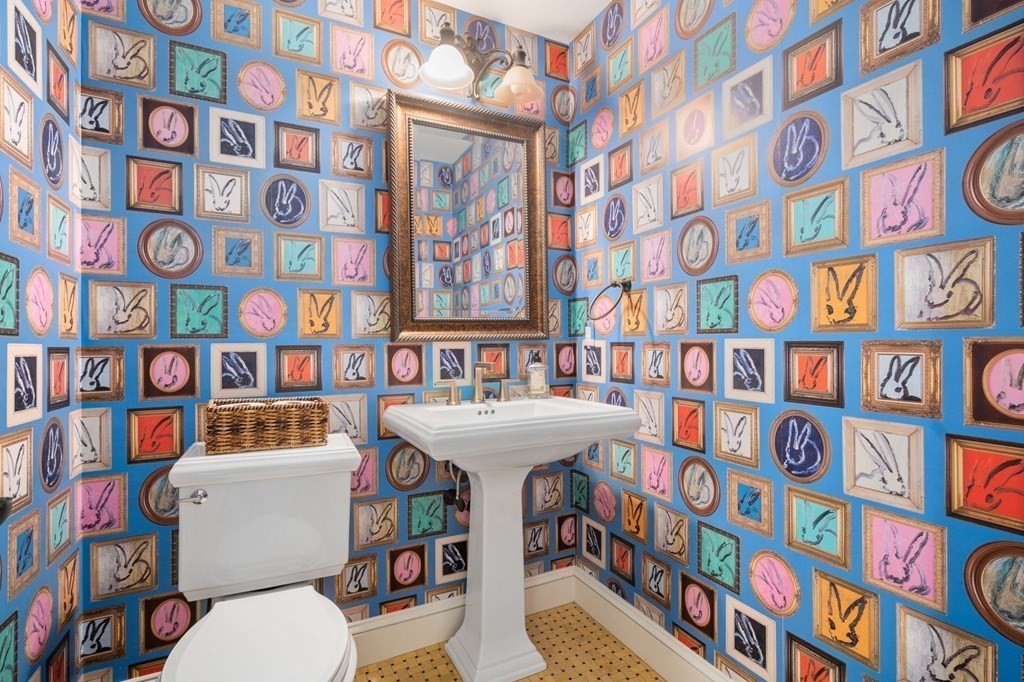 11 Rockridge Road Wellesley, MA 02481 - Photo 16 of 39 Gallery Image 16