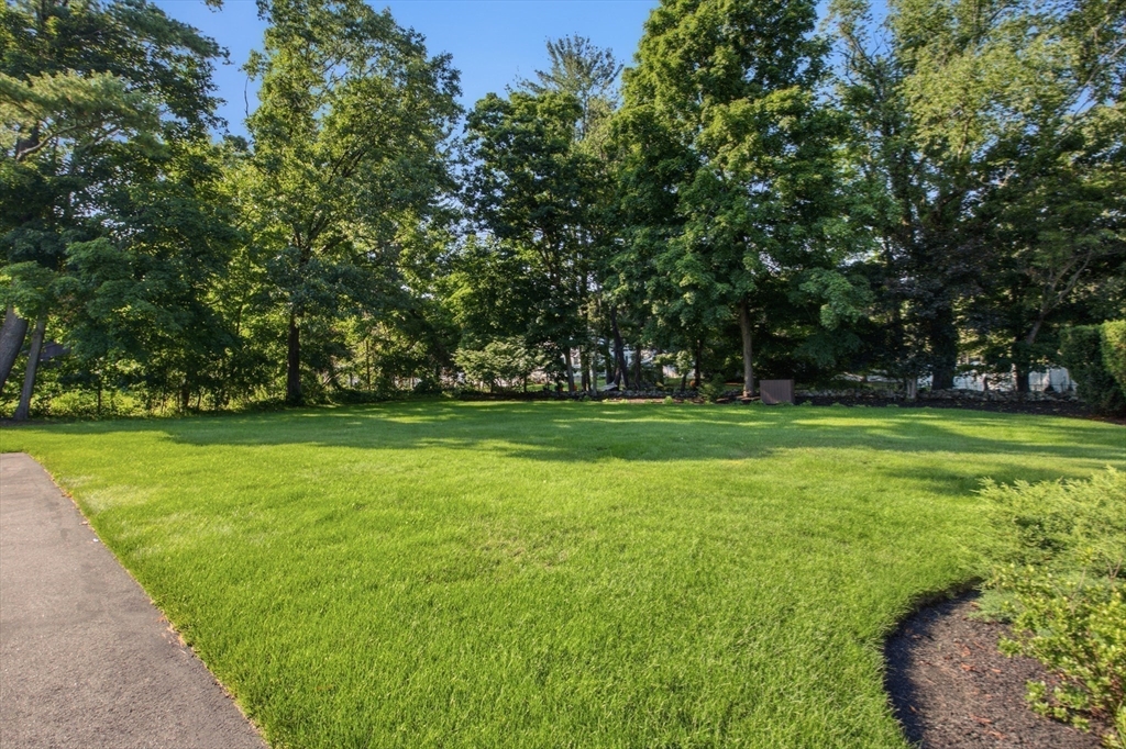 2 Russell Road Lynnfield, MA 01940 - Photo 31 of 42